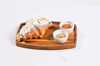 ALMOND CROISSANT